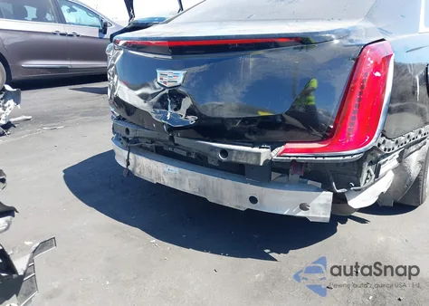 2018 Cadillac Xts W20 Livery Package z USA, uszkodzony, nr VIN 2G61U5S32J9156984